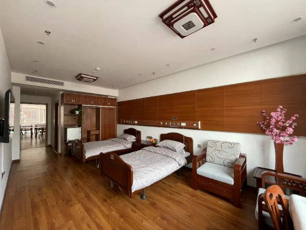 健康体检 + 心理疏导服务呵护长者身心健康【2025最新】瓦力游戏试玩解锁北京有名养老院！北京东燕郊方舟养老院定期(图2)